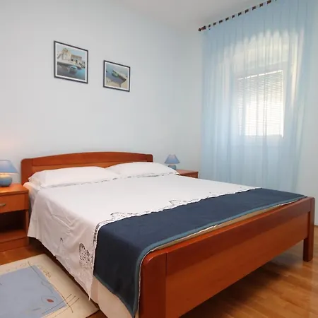 By The Sea 아파트