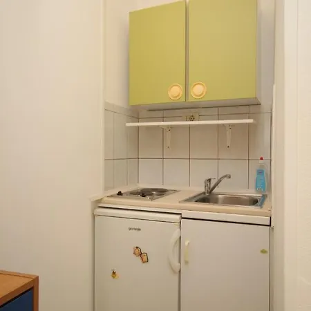 By The Sea 말리로시니