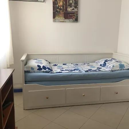 By The Sea * 말리로시니